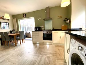 Kitchen/Diner- click for photo gallery